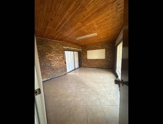 4 BEDROOM HOUSE FOR SALE IN POMONA